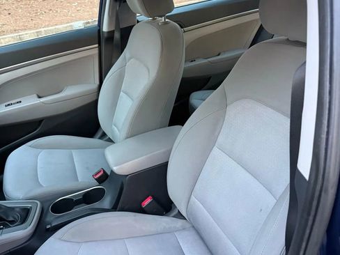 Used 2017 Hyundai Elantra SE image 14