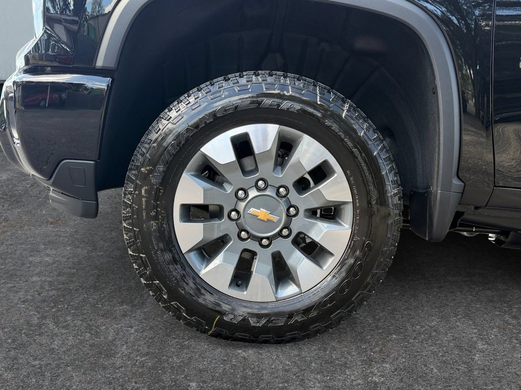 New 2026 Chevrolet Silverado 2500 Custom w/ Custom Value Package AWD/4WD image 9