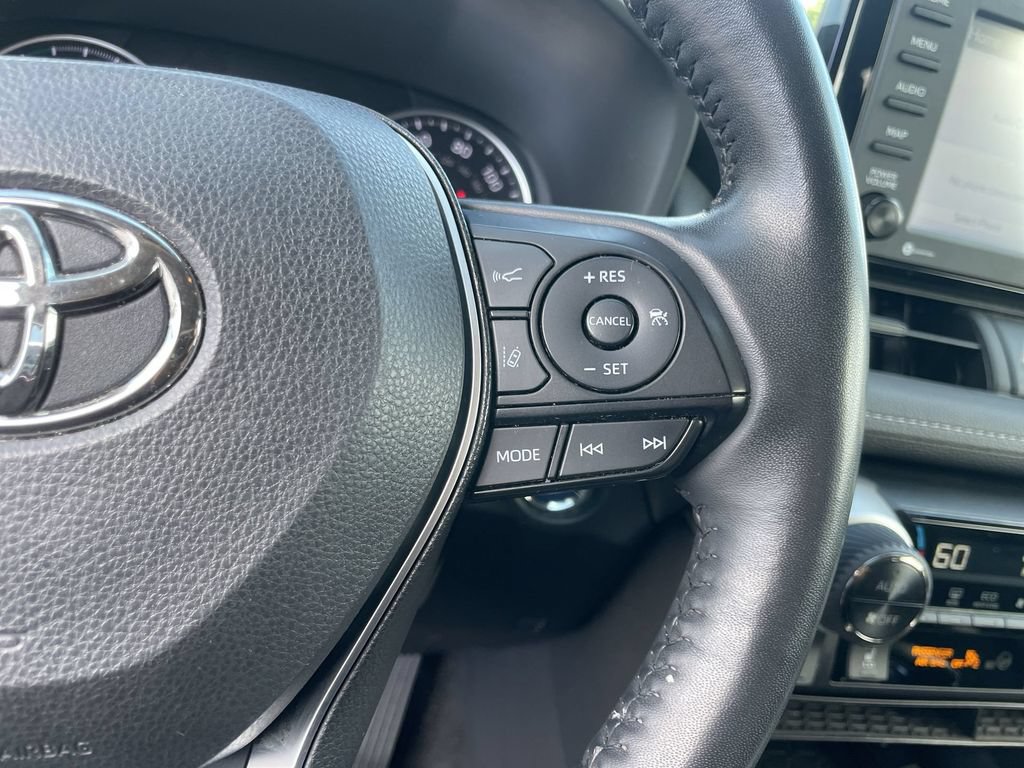 Used 2021 Toyota RAV4 XLE w/ Convenience Package AWD/4WD image 18