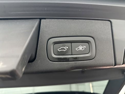 Used 2018 Volvo XC60 T6 Inscription w/ Luxury Seat Package image 22