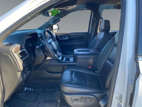 Used 2024 Chevrolet Suburban LT image 9