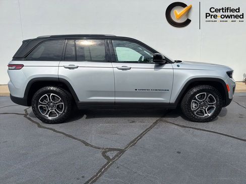 Certified 2022 Jeep Grand Cherokee Trailhawk AWD/4WD image 4