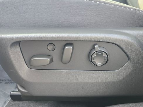 New 2026 Buick Envision Avenir image 17