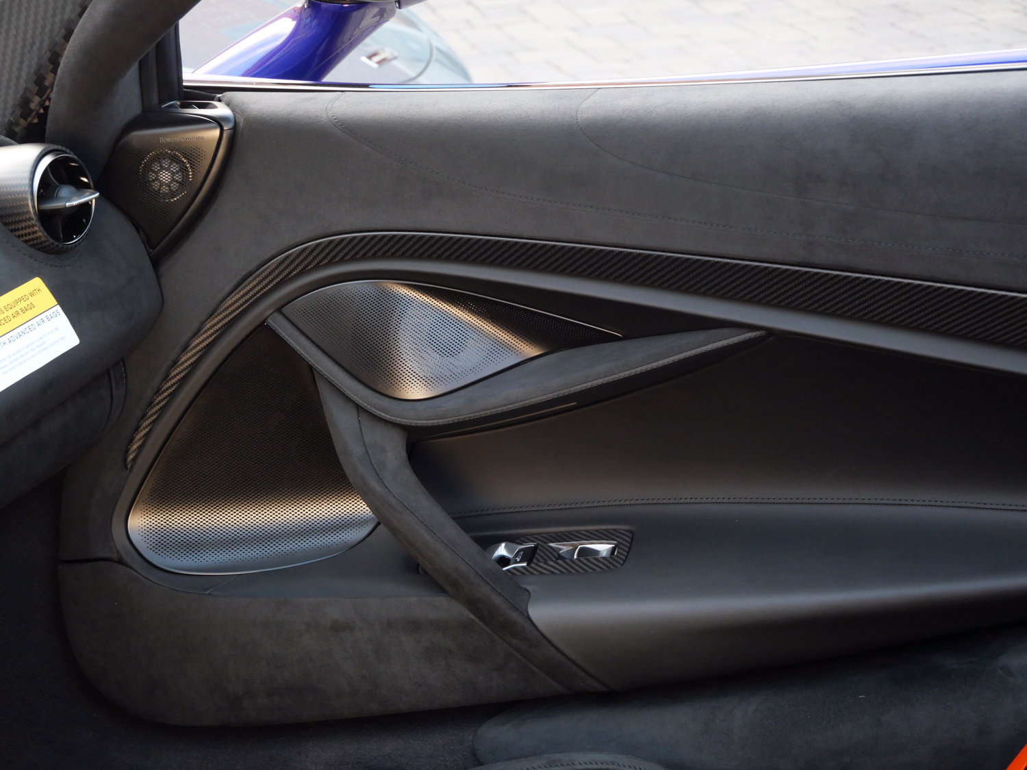 Used 2024 McLaren 750S Spider RWD image 13