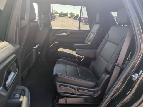 Used 2025 GMC Yukon Denali AWD/4WD image 28