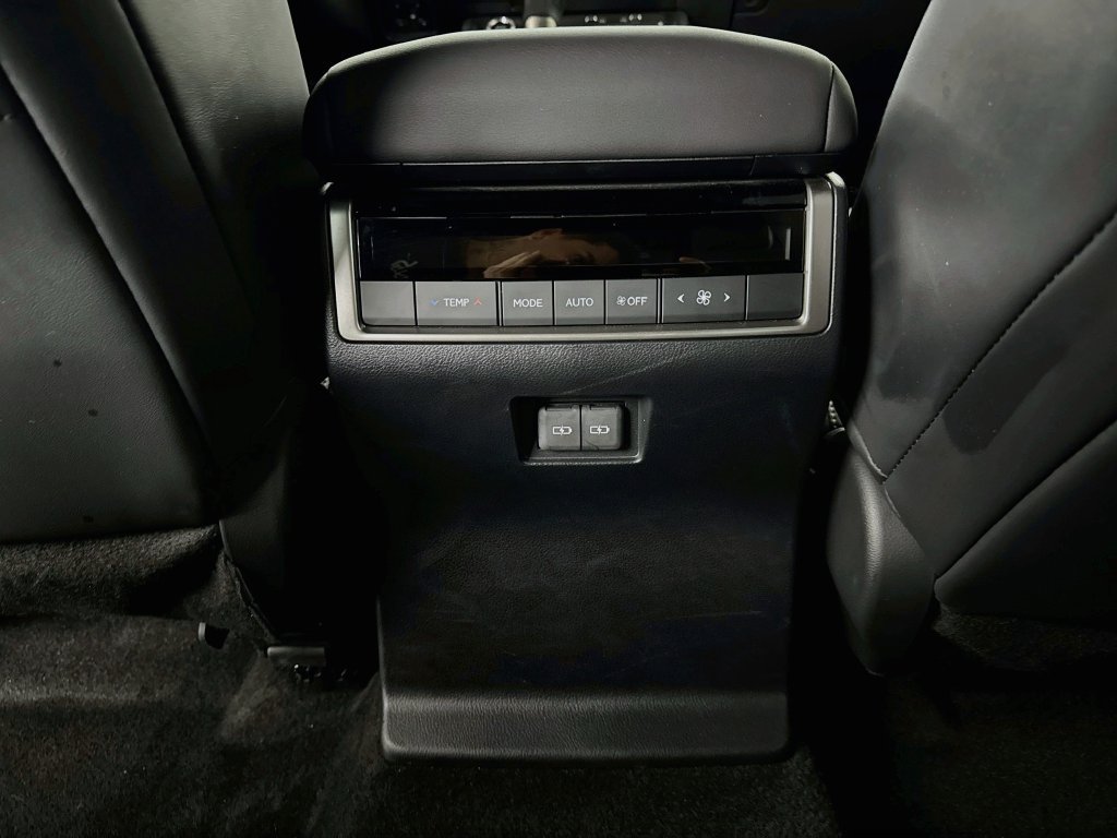 Used 2025 Lexus GX 550 w/ Cold Area Package AWD/4WD image 25