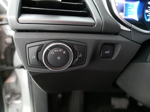 Used 2013 Ford Fusion SE FWD image 26