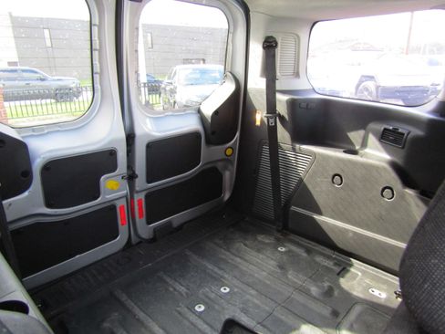 Used 2018 Ford Transit Connect XLT image 23