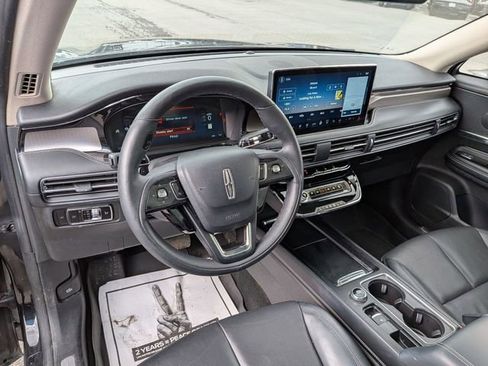Used 2025 Lincoln Corsair Reserve AWD/4WD image 7