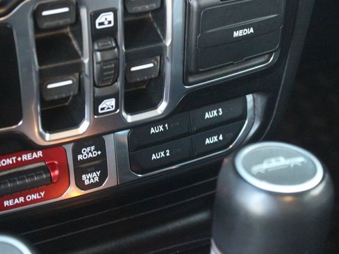 Used 2021 Jeep Gladiator Rubicon AWD/4WD image 31