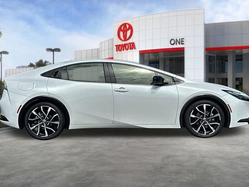 Certified 2023 Toyota Prius Prime FWD image 3
