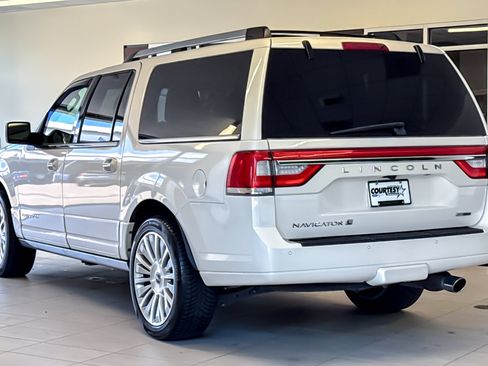 Used 2015 Lincoln Navigator L 4WD w/ Equipment Group 101A Reserve image 6