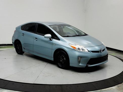 Used 2015 Toyota Prius Two FWD image 3