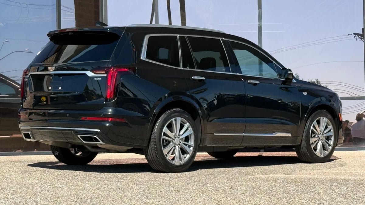 Used 2020 Cadillac XT6 Premium Luxury FWD image 12