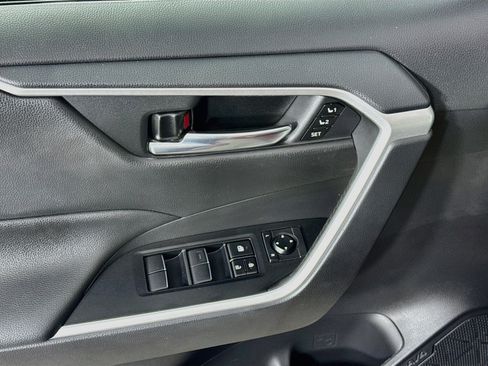 Certified 2021 Toyota RAV4 XLE Premium AWD/4WD image 17