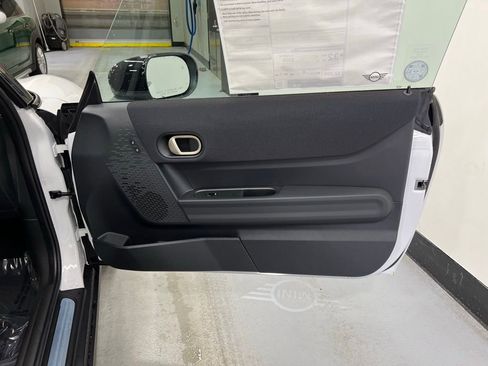 Certified 2025 MINI Cooper 2-Door Hardtop image 22