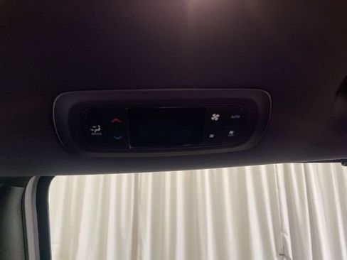 New 2026 Chrysler Pacifica Select image 39