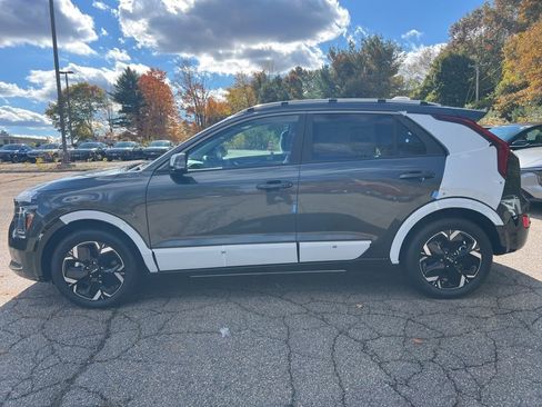 New 2025 Kia Niro Wind w/ Wind Preserve Package image 2