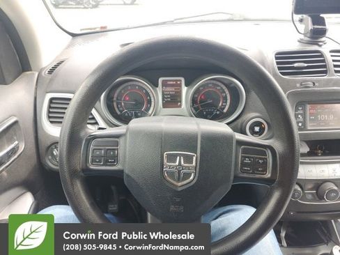 Used 2015 Dodge Journey SXT w/ Flexible Seating Group image 19