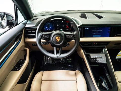 New 2026 Porsche Macan 4 Electric image 16