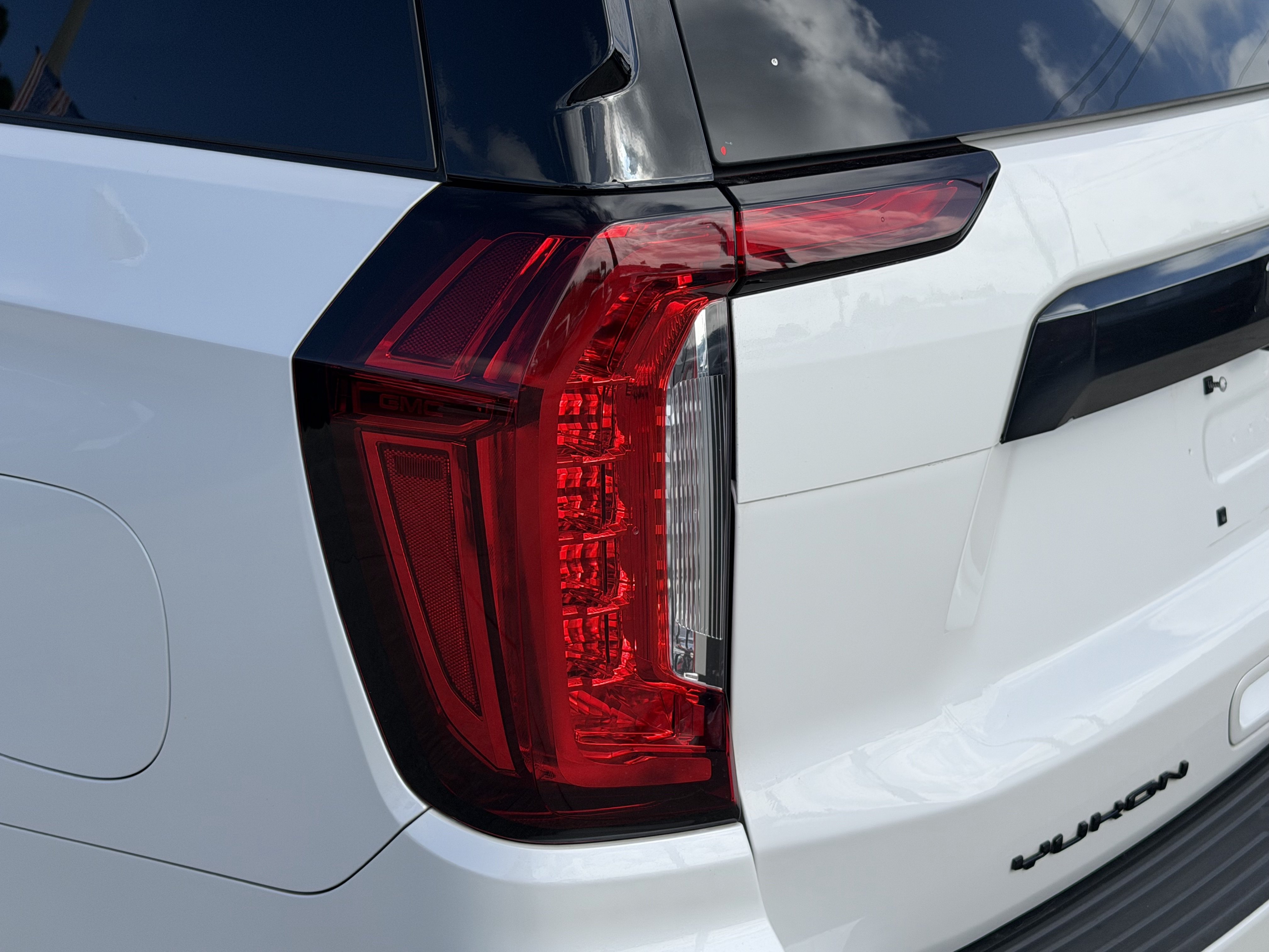 Used 2023 GMC Yukon Denali Ultimate w/ LPO, Floor Liner Package AWD/4WD image 10
