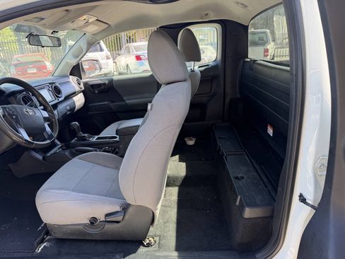 Used 2017 Toyota Tacoma SR RWD image 6