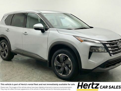 Used 2025 Nissan Rogue SV image 1