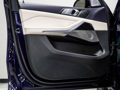 Used 2020 BMW X7 M50i w/ Dynamic Handling Package image 37