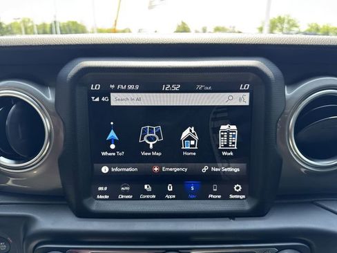 Used 2022 Jeep Wrangler Unlimited Sahara AWD/4WD image 14