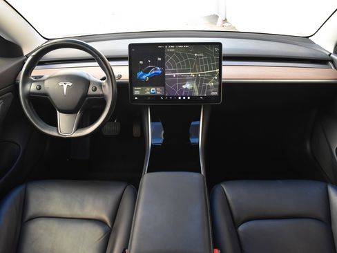 Used 2018 Tesla Model 3 Long Range image 26