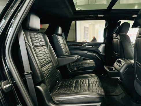 Used 2021 Cadillac Escalade Premium Luxury Platinum w/ LPO, Radiant Package image 23