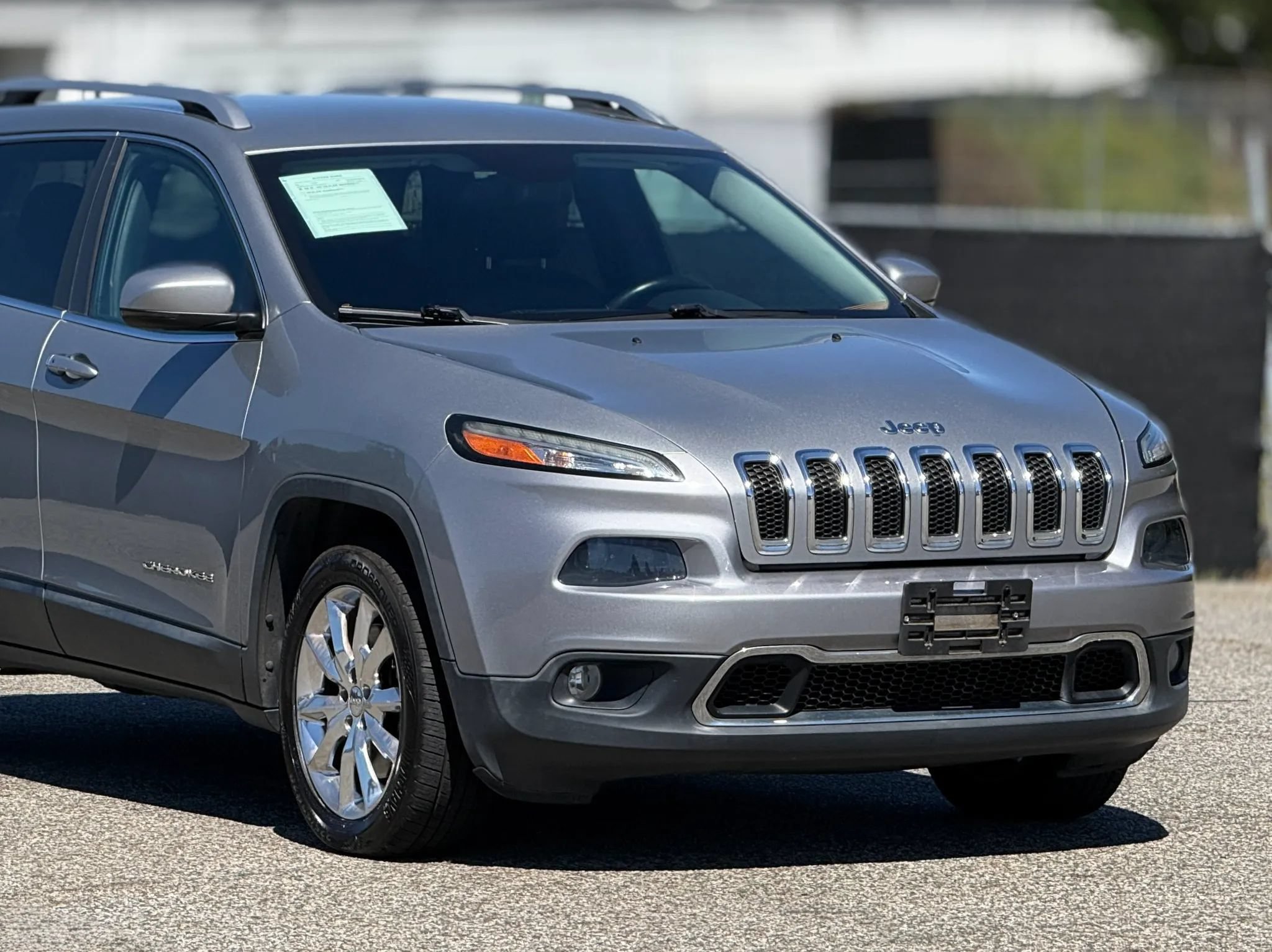 Used 2015 Jeep Cherokee Limited AWD/4WD image 15