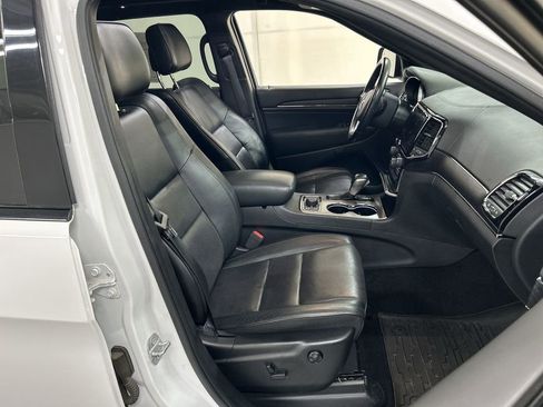 Used 2020 Jeep Grand Cherokee High Altitude AWD/4WD image 24