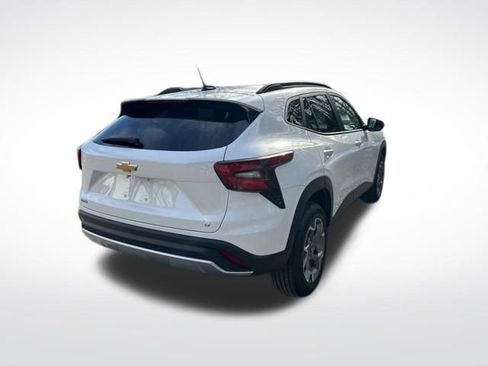 Used 2024 Chevrolet Trax LT w/ Driver Confidence Package image 6