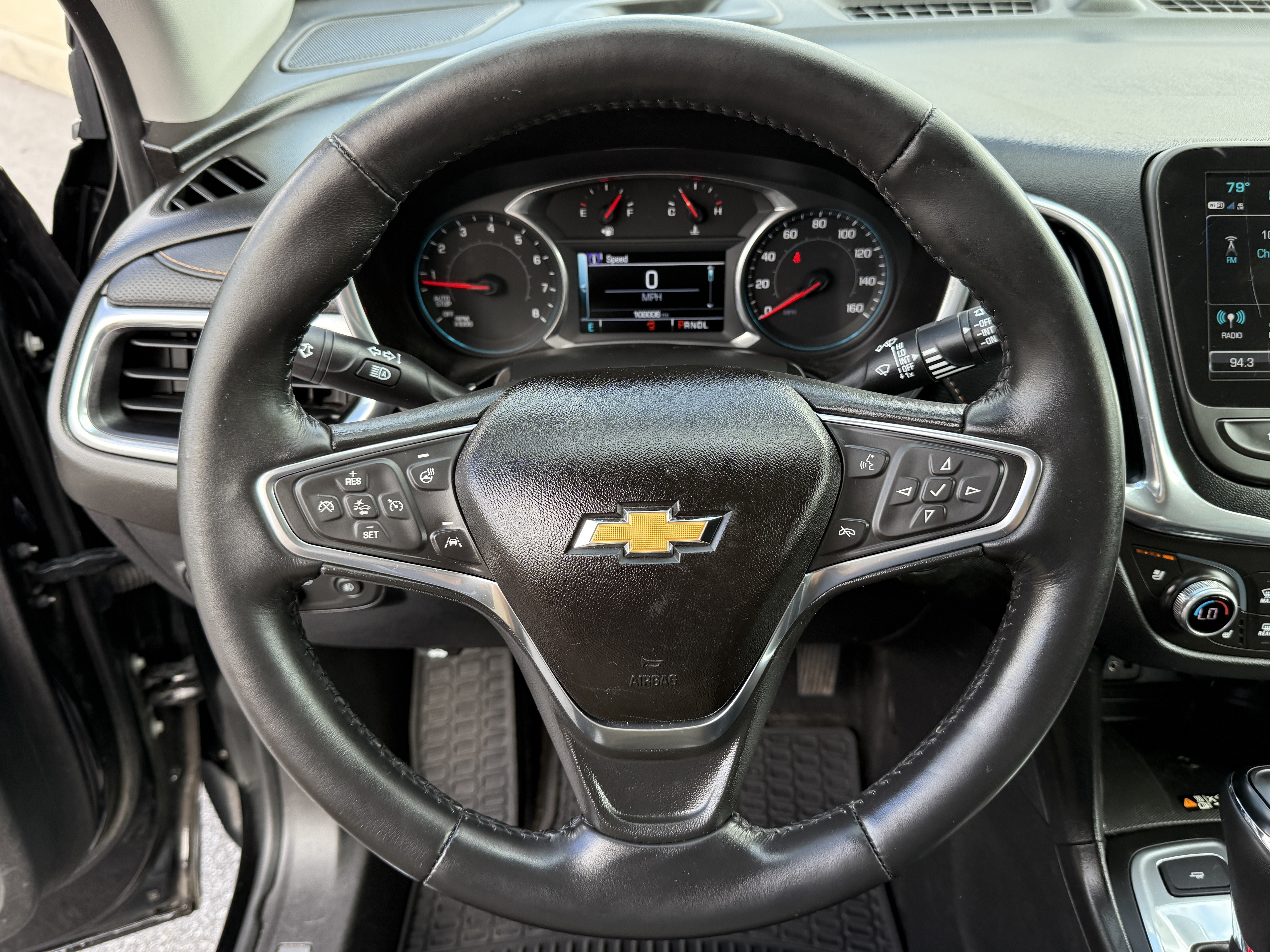 Used 2018 Chevrolet Equinox Premier FWD image 15