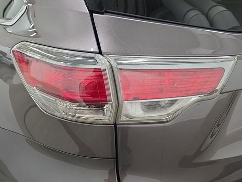 Used 2016 Toyota Highlander XLE image 33