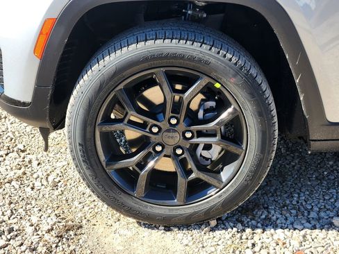 New 2025 Jeep Grand Cherokee L Limited image 7