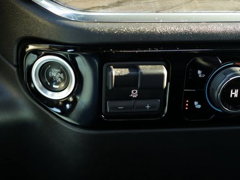 Used 2024 Chevrolet Silverado 2500 LTZ image 18