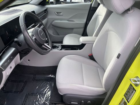 Used 2025 Hyundai Kona SEL image 23
