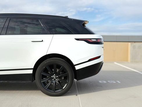 Used 2018 Land Rover Range Rover Velar R-Dynamic SE image 4