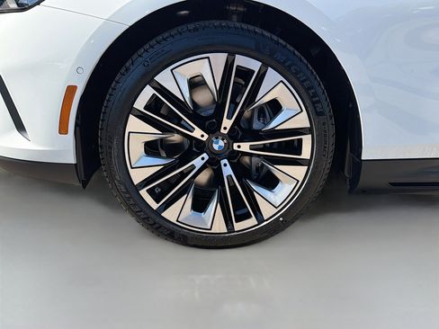 New 2026 BMW i5 eDrive40 image 42