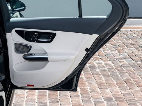 Used 2023 Mercedes-Benz C 300 4MATIC Sedan image 14