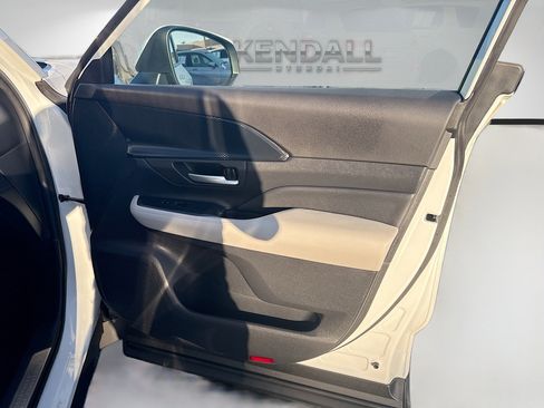 Used 2024 Toyota Grand Highlander AWD Hybrid image 32