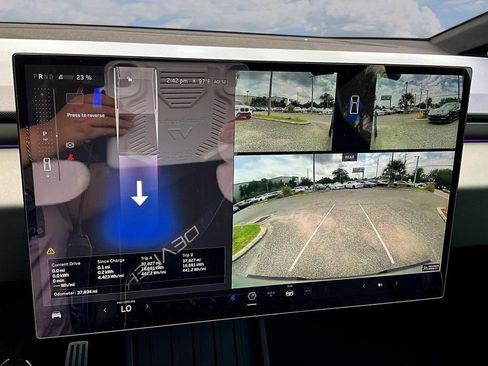 Used 2024 Tesla Cybertruck AWD Crew Cab image 15