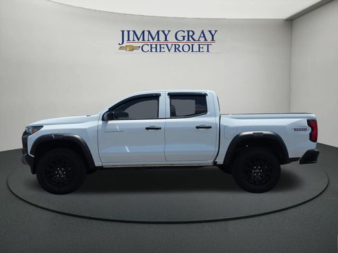Used 2026 Chevrolet Colorado Trail Boss AWD/4WD image 2