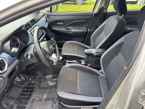 Used 2025 Nissan Versa SV FWD image 27