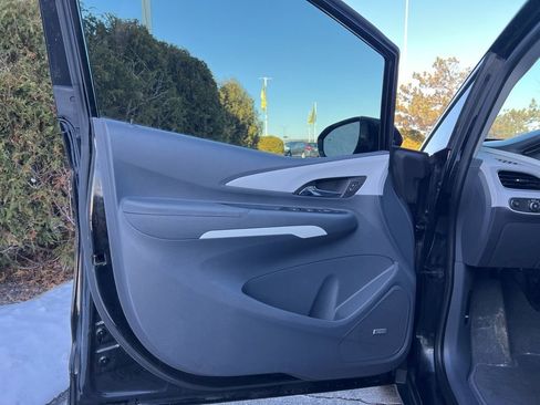 Used 2020 Chevrolet Bolt Premier w/ Infotainment Package image 9