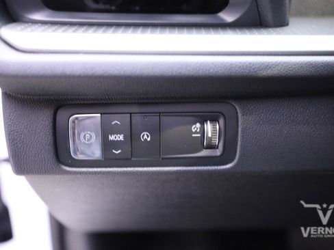 New 2026 Chevrolet Traverse LT image 16