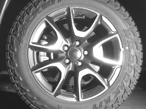 Used 2025 Jeep Compass Trailhawk image 12