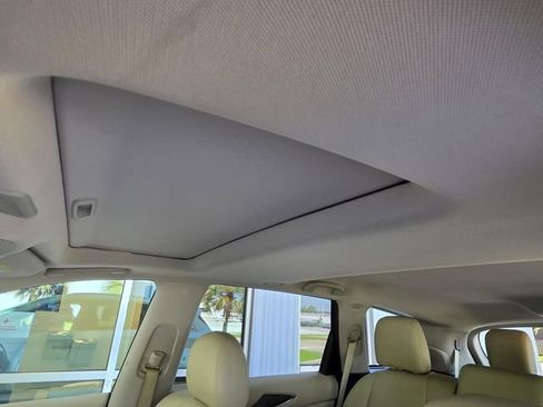Used 2020 INFINITI QX60 Luxe w/ Essential Package FWD image 7